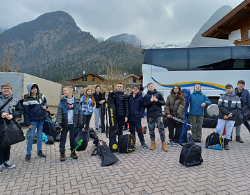 Výprava lyžařů dorazila do Loferu