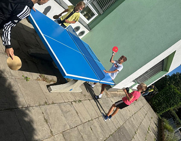 Hrajeme stolní tenis